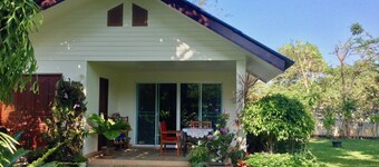 House and pool facing the ocean, golf 2 km away, breakfast and cleaning included