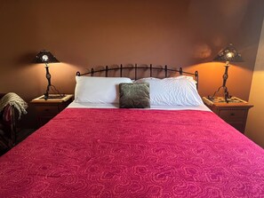 2 عدّة غرف نوم ومكتب ومكواة/لوح كي وواي فاي