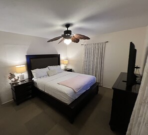 3 bedrooms, iron/ironing board, travel cot, free WiFi - Beautiful Home in West Palm Beach W/ Largest Pool and Jacuzzi (West Palm Beach)