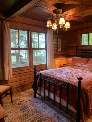 5 bedrooms, desk, iron/ironing board, free WiFi