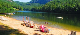 Mountain View / Resort voorzieningen / Decks / gratis wifi / grills / vuurplaats / outdoor-activiteiten