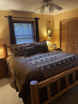 2 habitaciones, escritorio, tabla de planchar con plancha y wifi gratis 