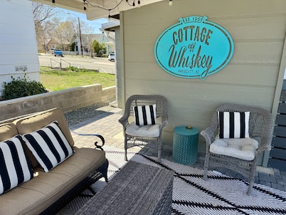 "The Cottage off Whiskey" in historic downtown Prescott