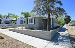 Exterior - "The Cottage off Whiskey" in historic downtown Prescott (Prescott)