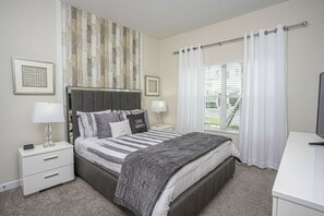 4 makuuhuonetta, silitysrauta/-lauta, vauvan matkasänky, Wi-Fi