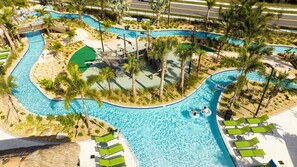 Lämmitetty uima-allas