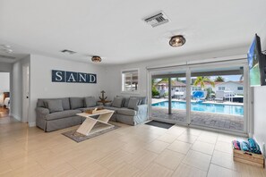 Älytelevisio, videopelejä, kirjoja, stereot