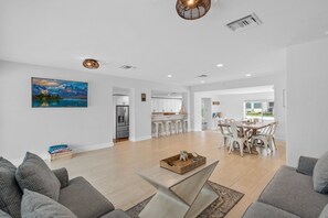 Älytelevisio, videopelejä, kirjoja, stereot