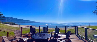 Newly Renovated Oceanfront Retreat in Bolinas with Spa and huge fenced yard 