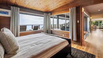 5 bedrooms, iron/ironing board, travel crib, free WiFi