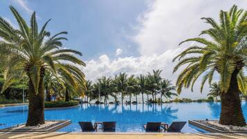 Kolam renang outdoor