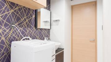 Superior-værelse til 3 personer | Badeværelse | Kombination af bruser/badekar, gratis toiletartikler, hårtørrer