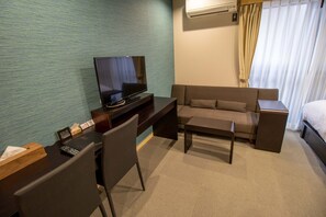 Desk, free WiFi, bed sheets - Stay SAKURA Kyoto ZEN (Kyoto)