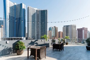 Breakfast, lunch, dinner served; local and international cuisine - Ramada Encore Makati (Makati)