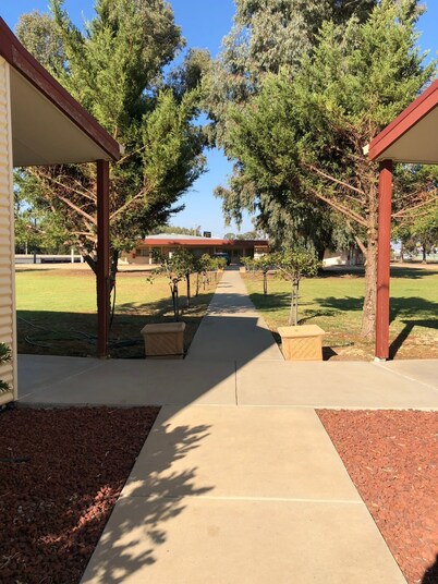 Outback Quarters Motel Hay