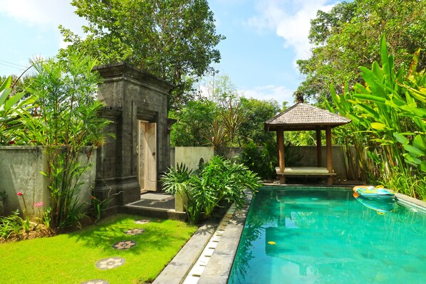 Villa, 2 Bedrooms, Private Pool | Desk, iron/ironing board, rollaway beds, free WiFi - Avisaravilla and Guest House (Nusa Dua)