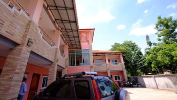 Bãi đậu xe tự phục vụ miễn phí