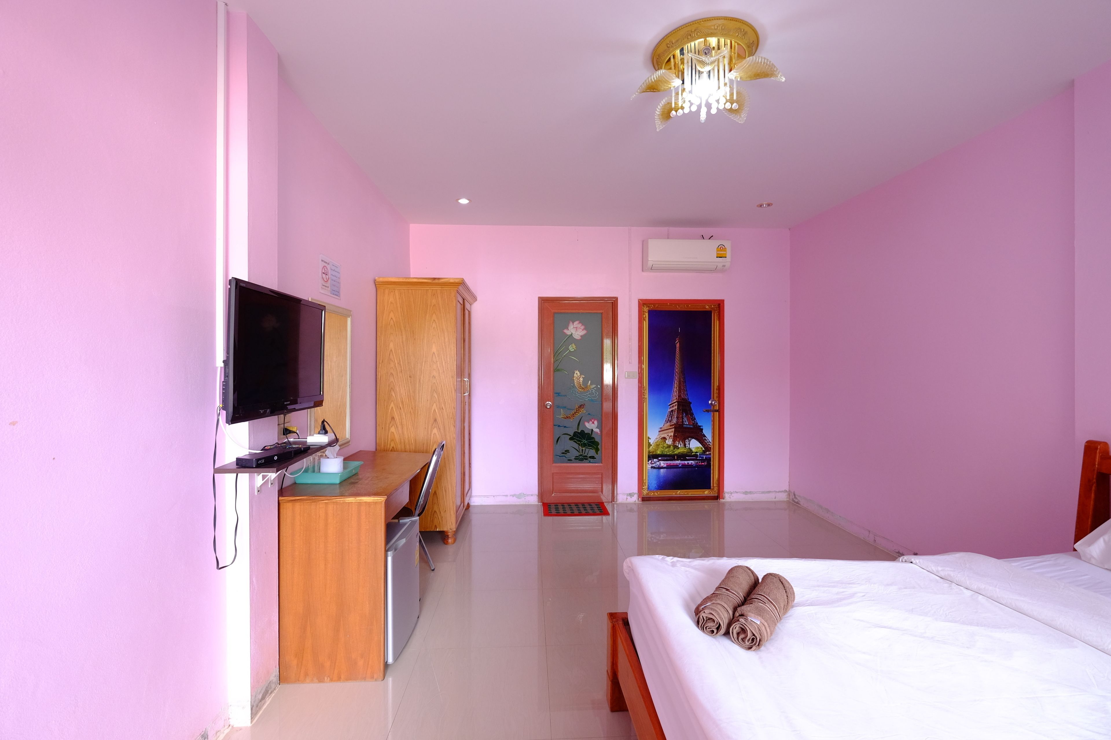 Standard Double Room | Room amenity