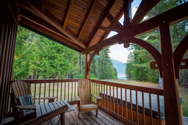 المنطقة المحيطة بالمنشأة