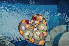 Villa, 3 Bedrooms, Private Pool | Minibar, desk, iron/ironing board, free cribs/infant beds - Grand Ashanti Villa (Ubud)