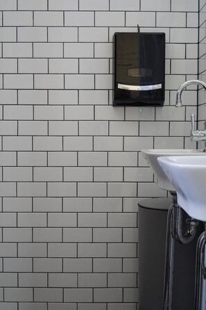Shared bathroom - Rosehill Hotel (Granville)