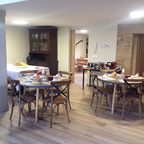 Desayuno continental incluido todos los días 