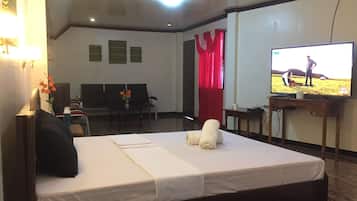 Owner Suite Room | Living area