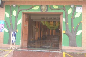 Property entrance - Location Plaza Restaurant (Narok)
