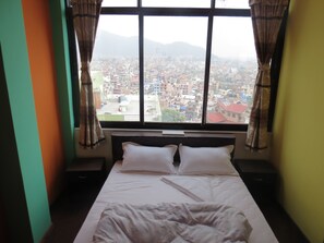 1 habitación, ropa de cama de alta calidad, escritorio y wifi gratis 