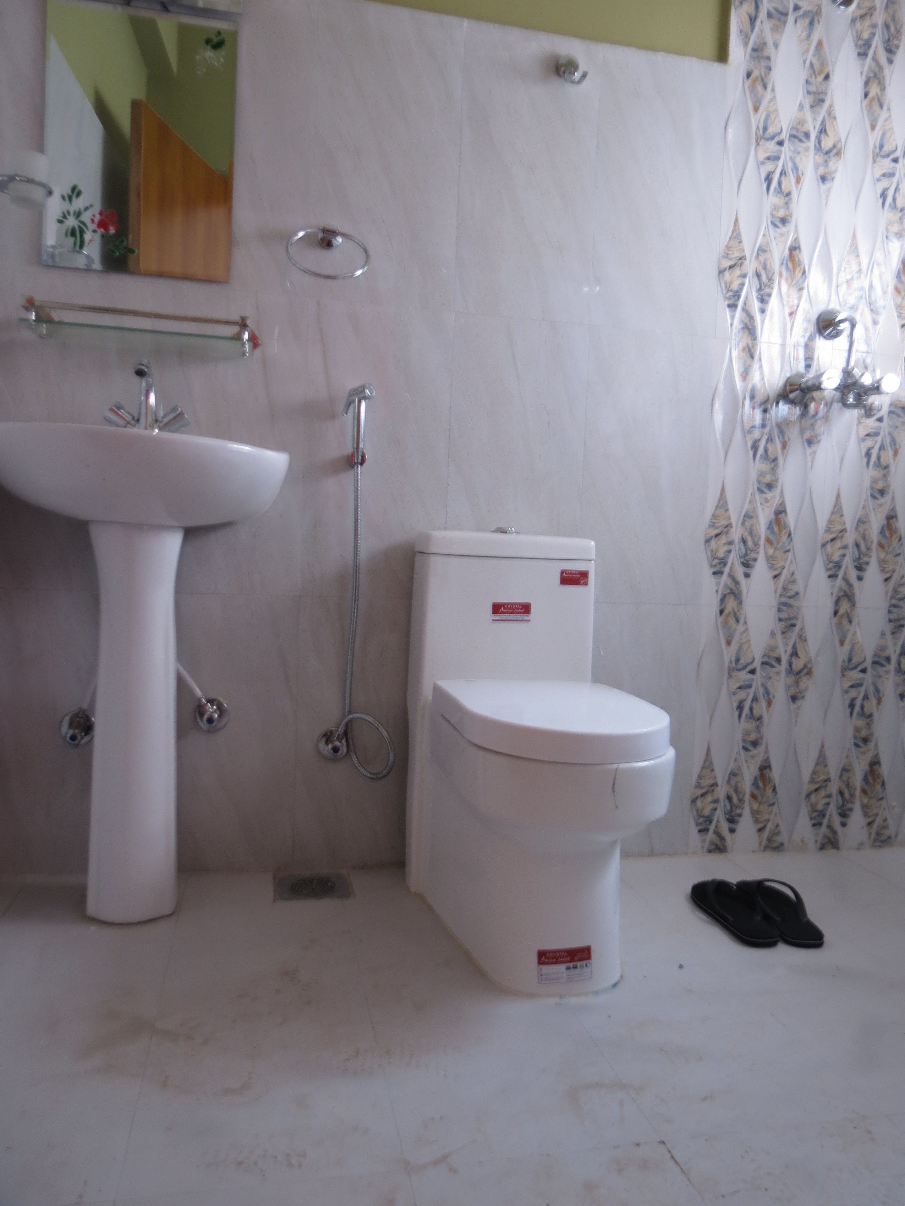 Bathroom | Shower, free toiletries