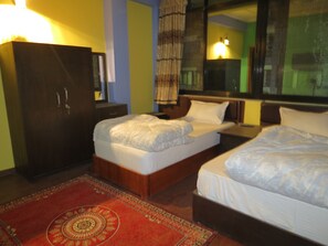 1 habitación, ropa de cama de alta calidad, escritorio y wifi gratis 