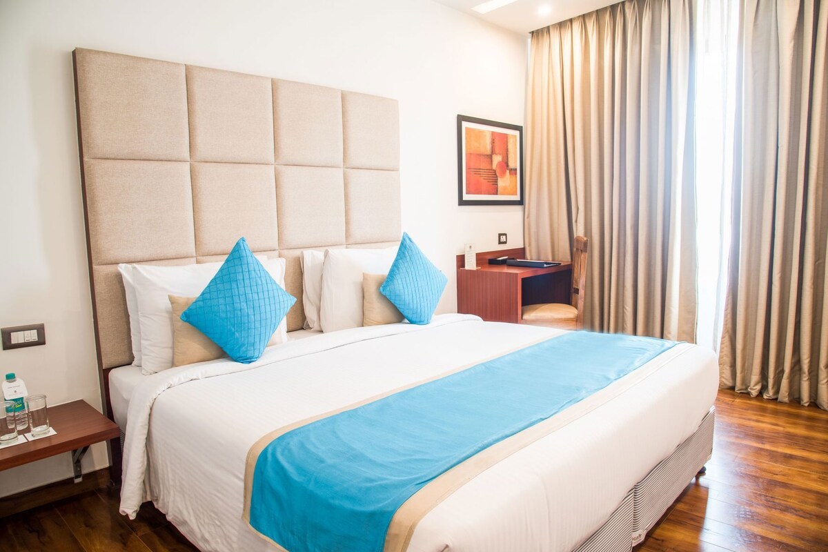 Minibar, in-room safe, desk, soundproofing