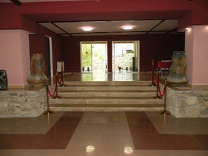 Lobby - EcoRest Likani Palace (Borjomi)