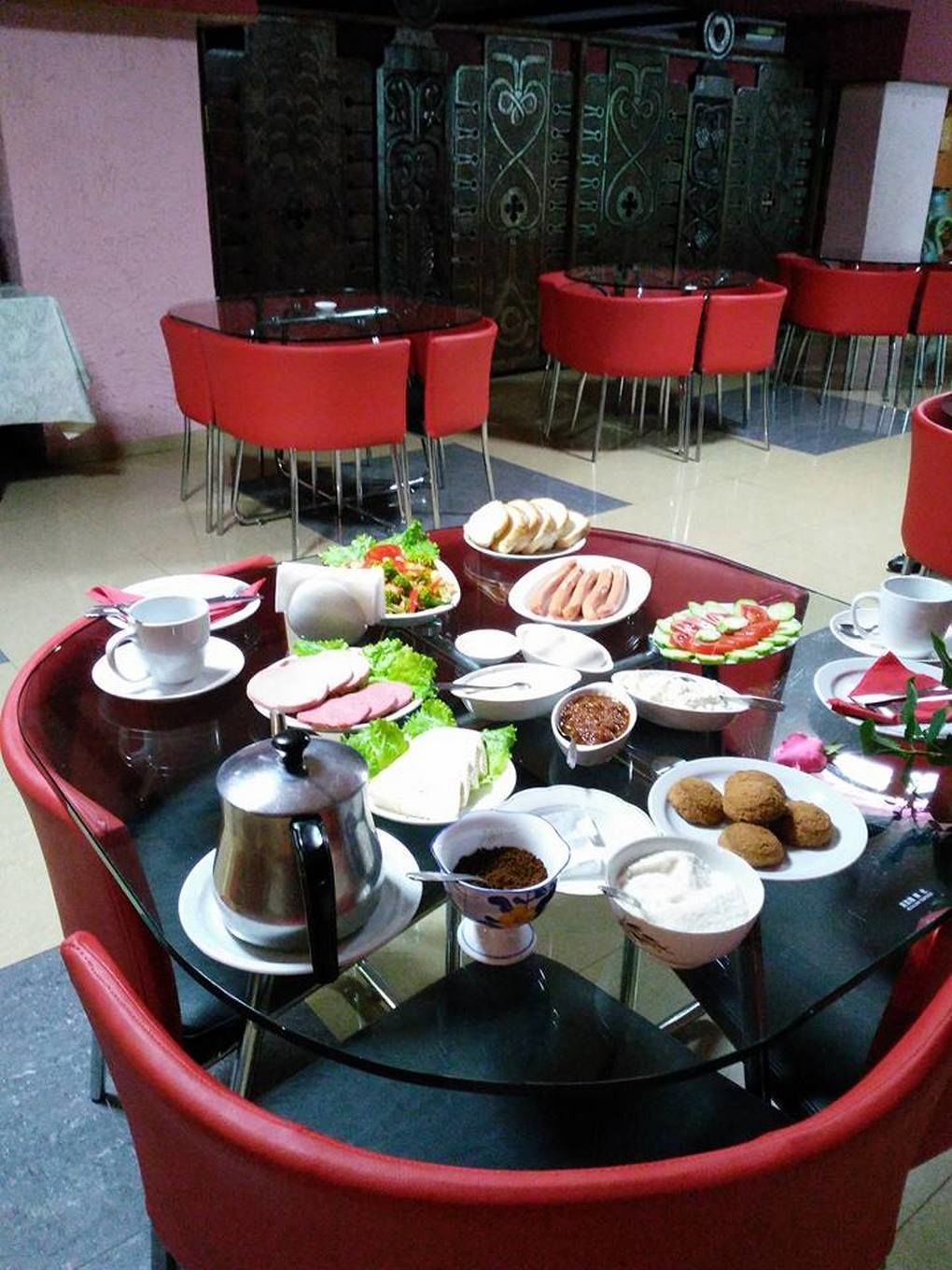 Daily continental breakfast for a fee