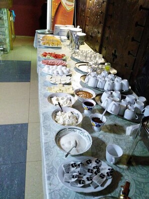 Daily continental breakfast for a fee - EcoRest Likani Palace (Borjomi)