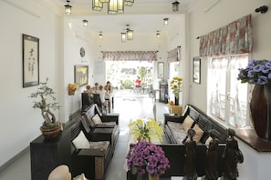 Lobby sitting area - Gia Vien Homestay (Da Nang)