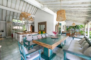 Villa Supérieure, 3 chambres | Salle à manger