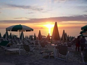 Una spiaggia nelle vicinanze