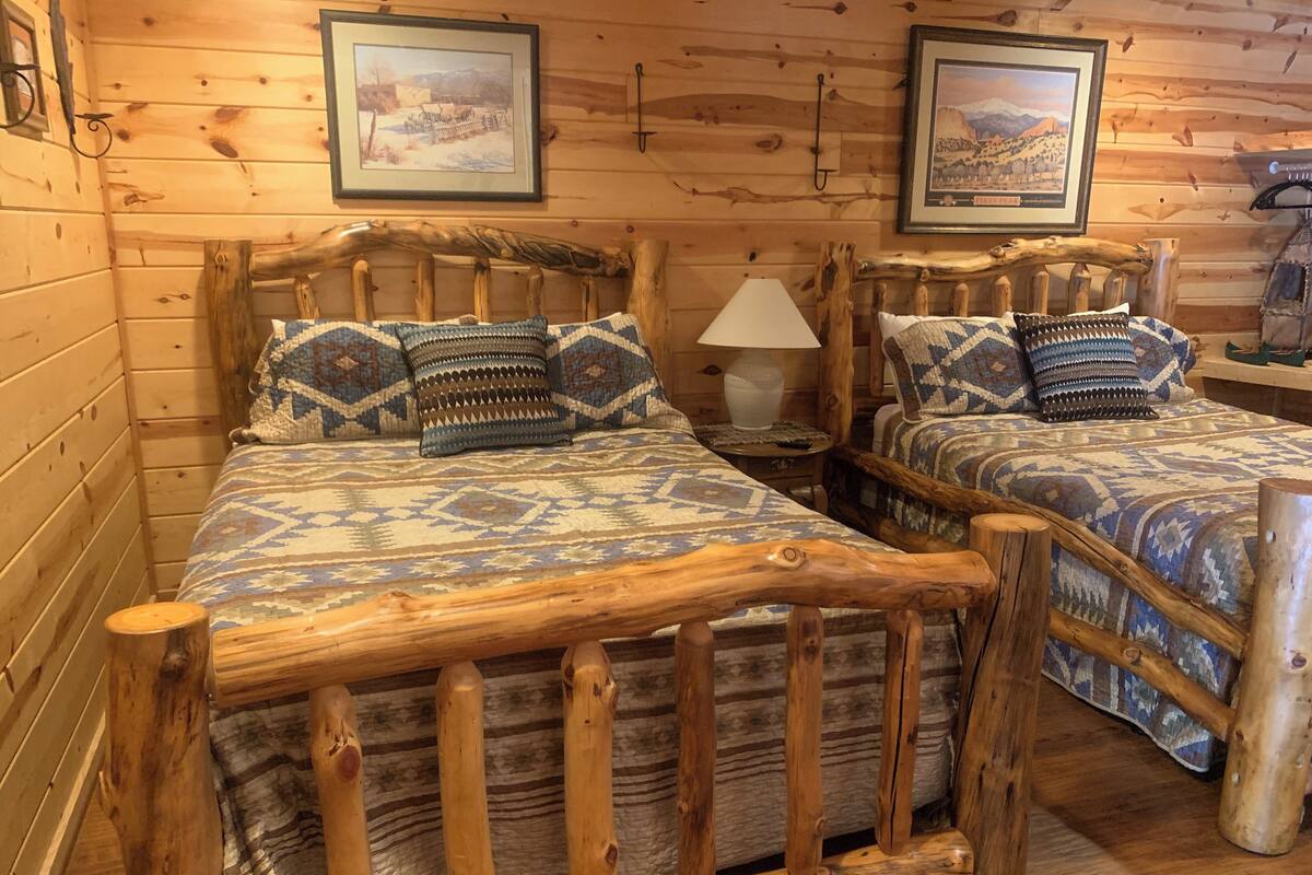 Suite, Shenandoah Peace | Egyptian cotton sheets, premium bedding, down comforters, pillowtop beds