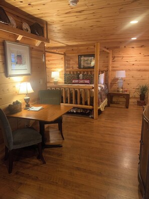 Studio Suite, Big Whiskey | 1 bedroom, Egyptian cotton sheets, premium bedding, down comforters