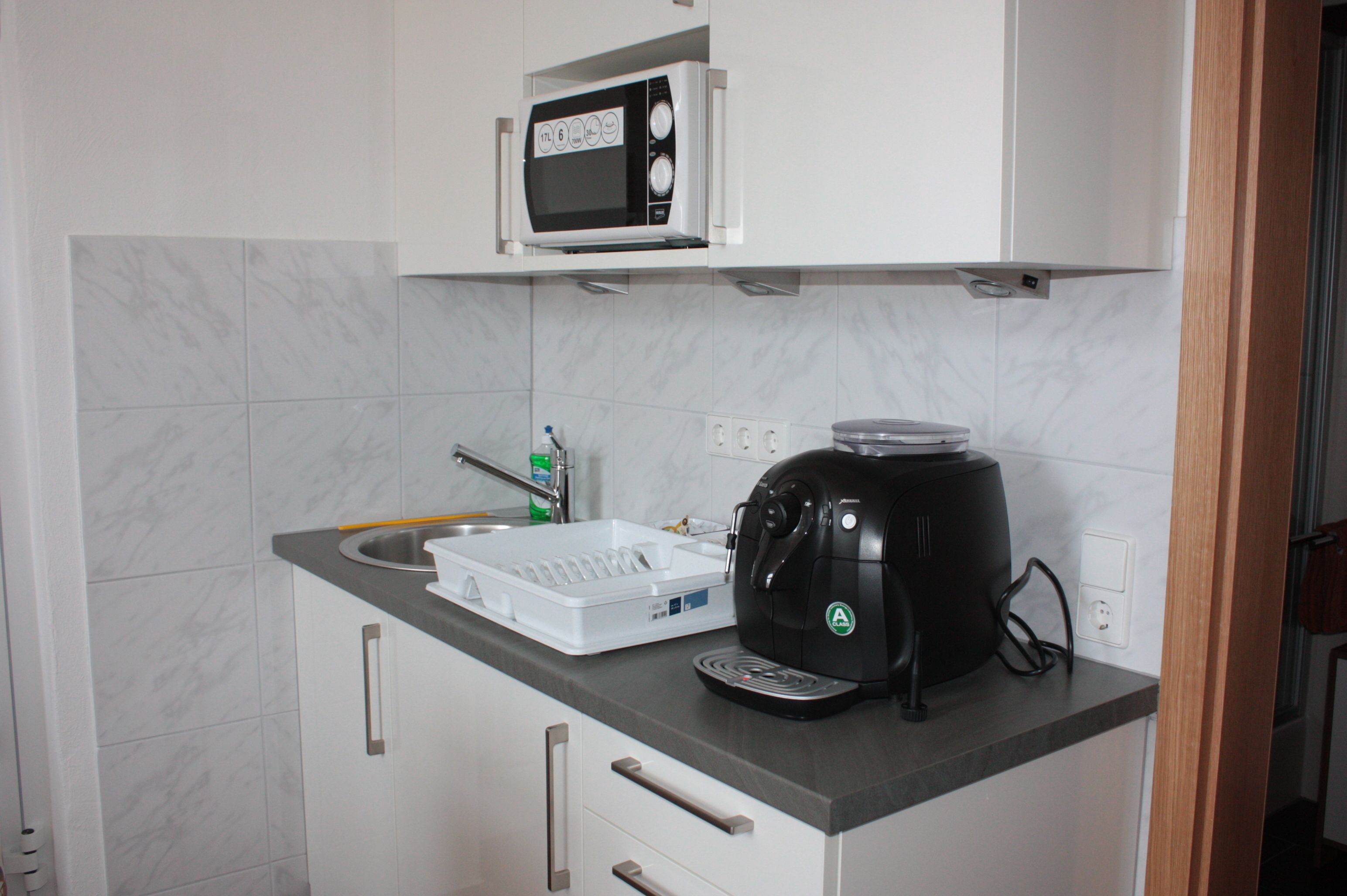 deluxe apartment, non smoking, kitchen | private kitchen | coffee/tea maker, electric kettle