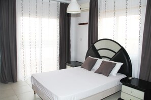 3 chambres, fer et planche à repasser, Wi-Fi gratuit, draps fournis