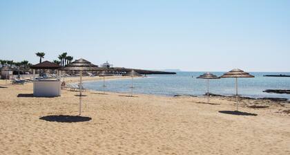 Merinäköala 3 makuuhuoneen talo Ayia Napa, 9 henkilöä
