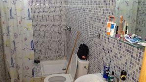 Basic Apartment, 2 Bedrooms | Bathroom - Appartement de charme (Martil)