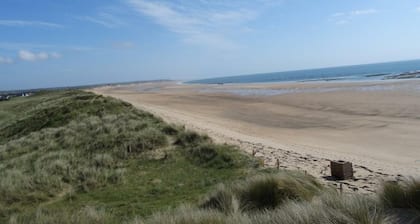 Maison familiale 8 pers. avec jardin clos prÚs des dunes, animaux acceptés - Surtainville