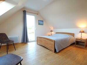 4 室のベッドルーム、WiFi (無料)