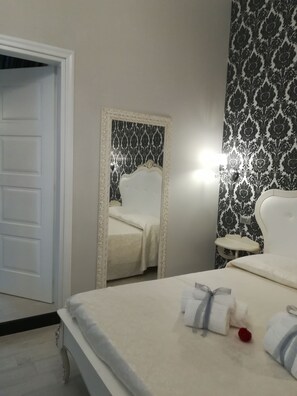 Junior Suite | Minibar, in-room safe, desk, soundproofing - B&B Giorgia (Tropea)