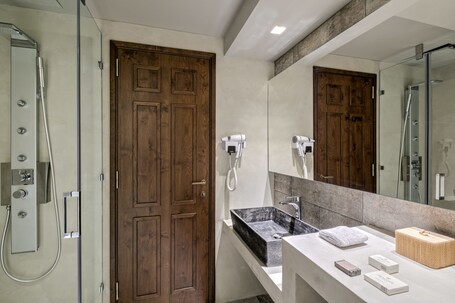 Estia Boutique Apartments - Image 38