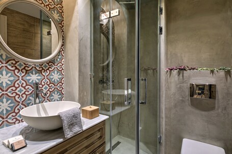 Estia Boutique Apartments - Image 11