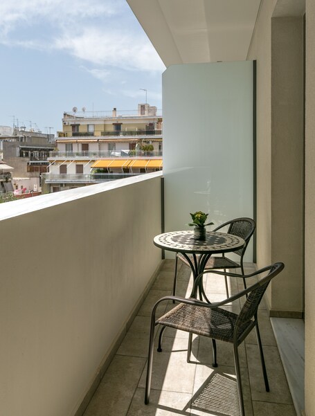 Estia Boutique Apartments - Image 3
